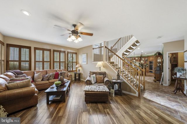 51 STONEHEDGE DR, Hightstown, NJ 08520