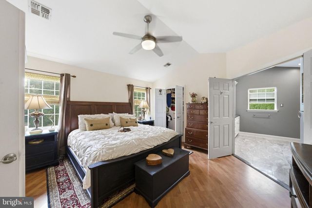 51 STONEHEDGE DR, Hightstown, NJ 08520