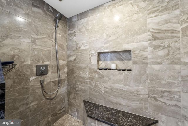 51 STONEHEDGE DR, Hightstown, NJ 08520