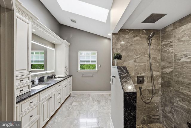 51 STONEHEDGE DR, Hightstown, NJ 08520