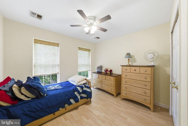 51 STONEHEDGE DR, Hightstown, NJ 08520