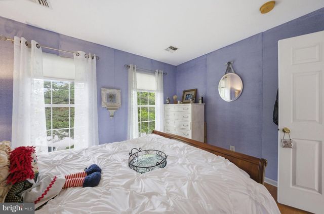 51 STONEHEDGE DR, Hightstown, NJ 08520