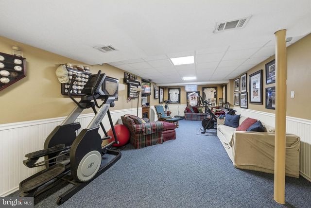 51 STONEHEDGE DR, Hightstown, NJ 08520