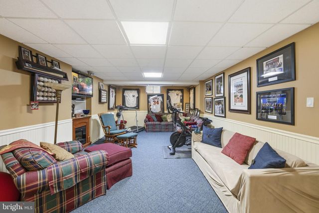 51 STONEHEDGE DR, Hightstown, NJ 08520