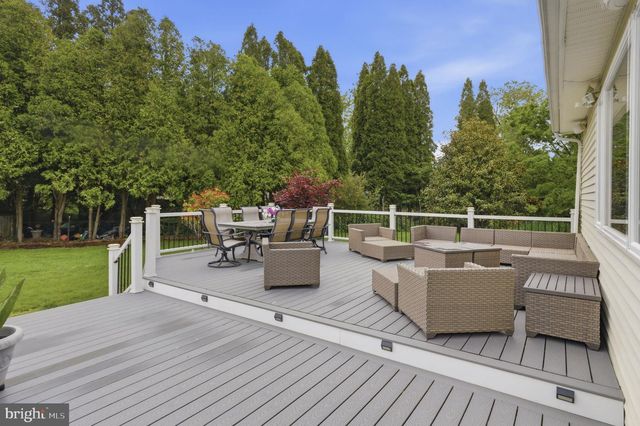 51 STONEHEDGE DR, Hightstown, NJ 08520