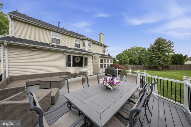 51 STONEHEDGE DR, Hightstown, NJ 08520