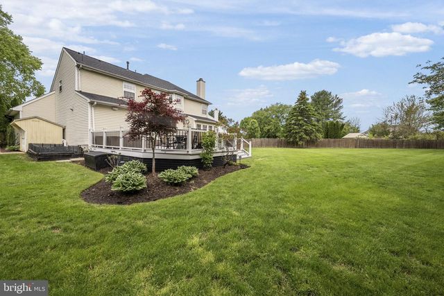 51 STONEHEDGE DR, Hightstown, NJ 08520