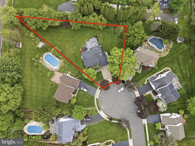 51 STONEHEDGE DR, Hightstown, NJ 08520