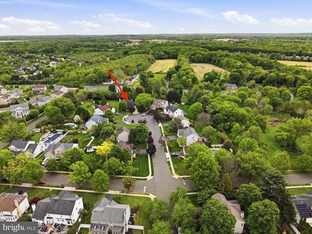 51 STONEHEDGE DR, Hightstown, NJ 08520