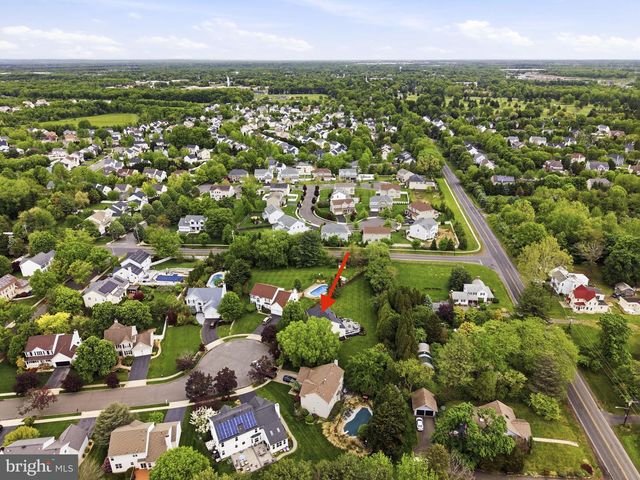 51 STONEHEDGE DR, Hightstown, NJ 08520