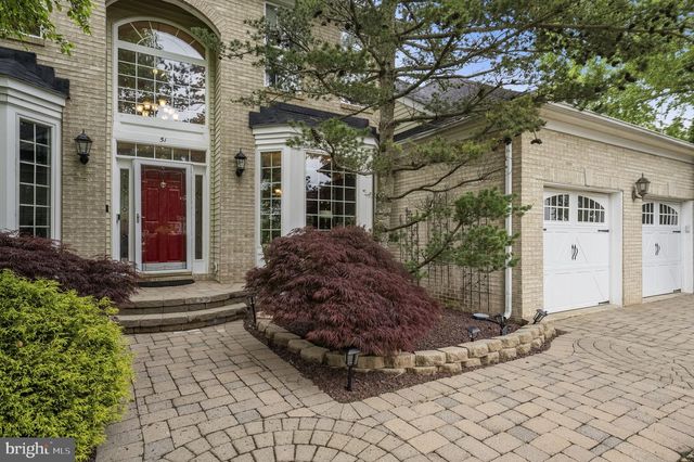 51 STONEHEDGE DR, Hightstown, NJ 08520