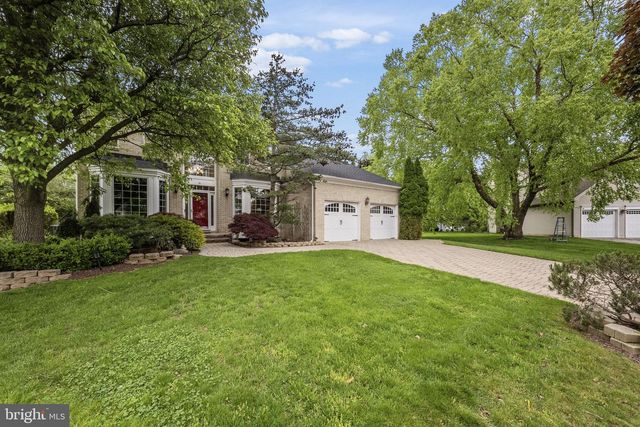 51 STONEHEDGE DR, Hightstown, NJ 08520