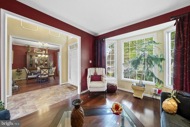 51 STONEHEDGE DR, Hightstown, NJ 08520