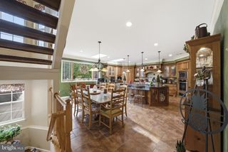 51 STONEHEDGE DR, Hightstown, NJ 08520