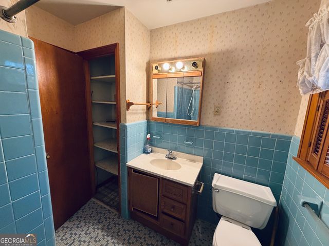 43 Sycamore Drive, Toccoa, GA 30577