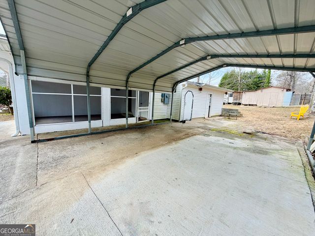 43 Sycamore Drive, Toccoa, GA 30577