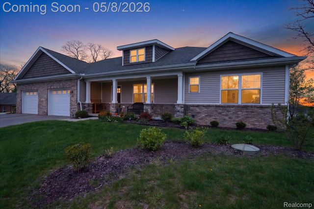 5847 Scenic Bluff Drive 28, Brighton Township, MI 48116