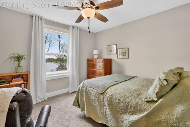 5847 Scenic Bluff Drive 28, Brighton Township, MI 48116