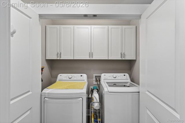5847 Scenic Bluff Drive 28, Brighton Township, MI 48116