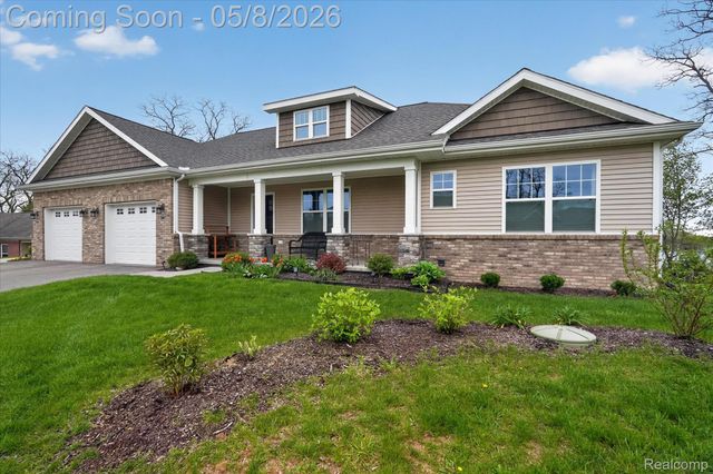 5847 Scenic Bluff Drive 28, Brighton Township, MI 48116