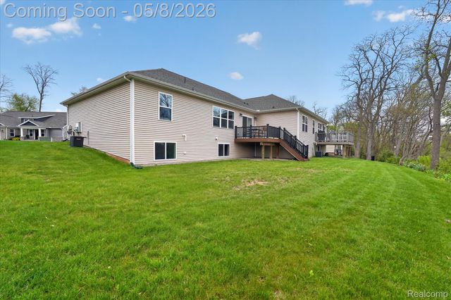 5847 Scenic Bluff Drive 28, Brighton Township, MI 48116