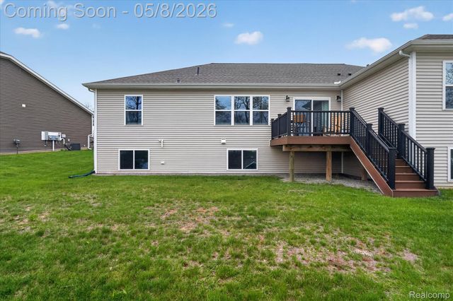 5847 Scenic Bluff Drive 28, Brighton Township, MI 48116