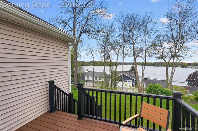 5847 Scenic Bluff Drive 28, Brighton Township, MI 48116