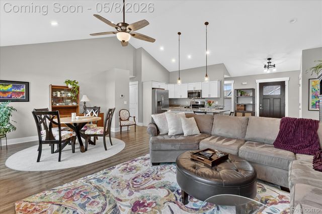 5847 Scenic Bluff Drive 28, Brighton Township, MI 48116