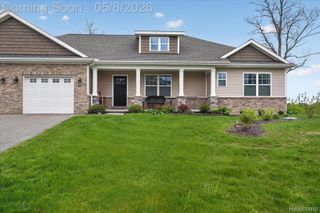 5847 Scenic Bluff Drive 28, Brighton Township, MI 48116