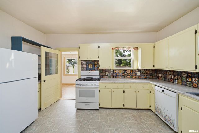 410 PEKIN Avenue, East Peoria, IL 61611