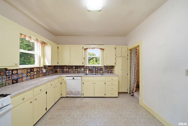 410 PEKIN Avenue, East Peoria, IL 61611