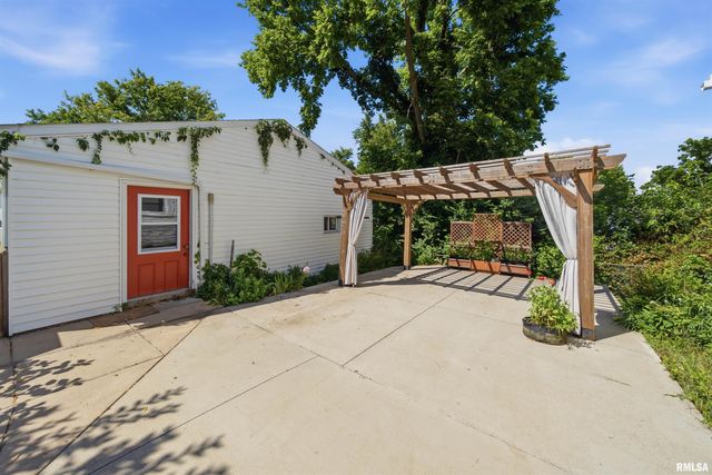 410 PEKIN Avenue, East Peoria, IL 61611