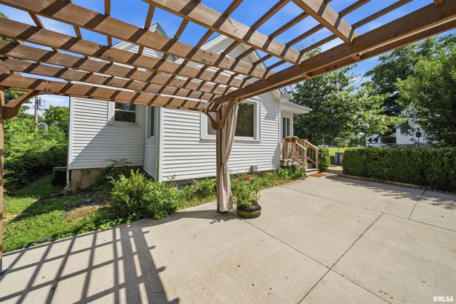 410 PEKIN Avenue, East Peoria, IL 61611
