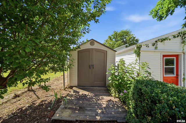 410 PEKIN Avenue, East Peoria, IL 61611