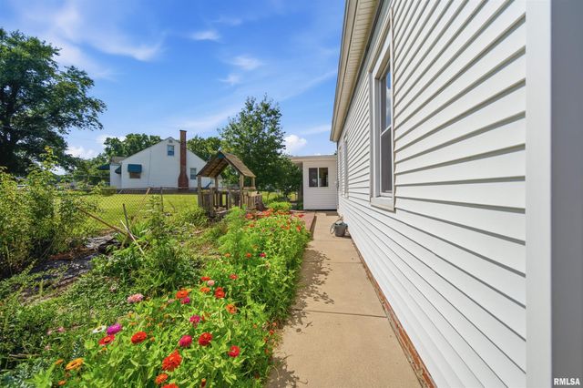 410 PEKIN Avenue, East Peoria, IL 61611