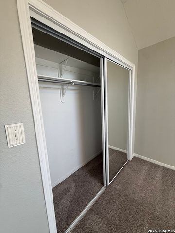 212 DOGWOOD DR, New Braunfels, TX 78130