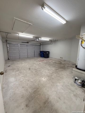 212 DOGWOOD DR, New Braunfels, TX 78130