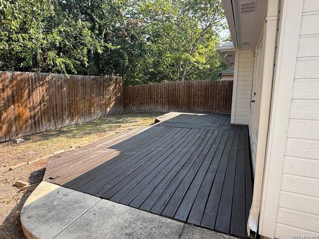 212 DOGWOOD DR, New Braunfels, TX 78130