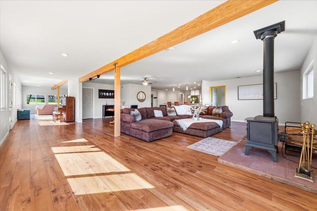 549 Glenwood Rd, Grass Valley, CA 95945