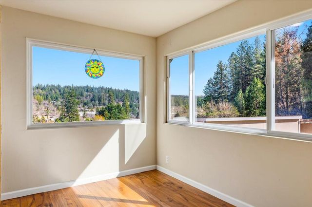 549 Glenwood Rd, Grass Valley, CA 95945