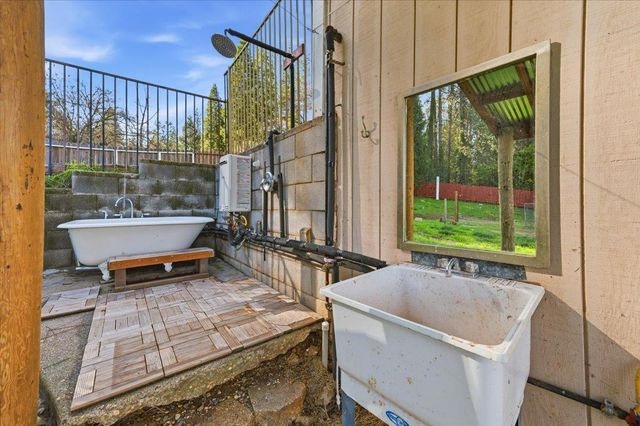 549 Glenwood Rd, Grass Valley, CA 95945