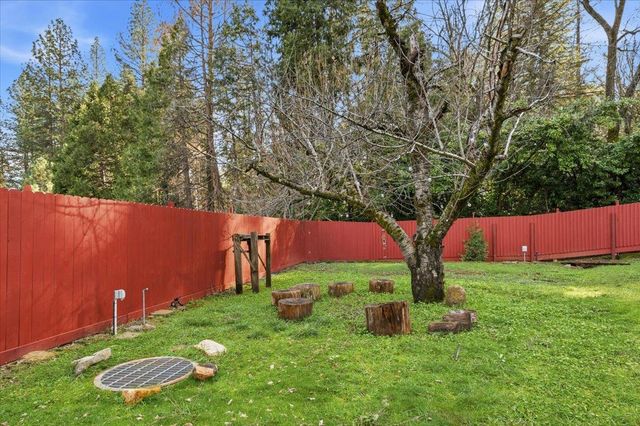 549 Glenwood Rd, Grass Valley, CA 95945
