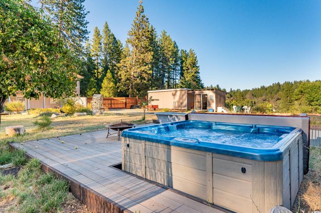 549 Glenwood Rd, Grass Valley, CA 95945