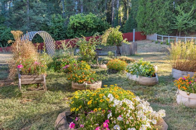 549 Glenwood Rd, Grass Valley, CA 95945