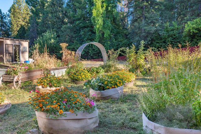 549 Glenwood Rd, Grass Valley, CA 95945