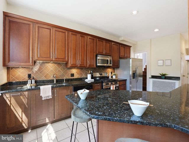 1310 DELAFIELD PL NW, Washington, DC 20011