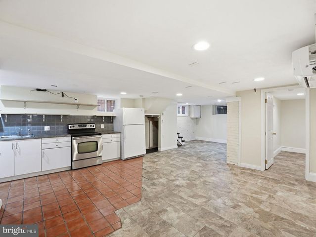 1310 DELAFIELD PL NW, Washington, DC 20011