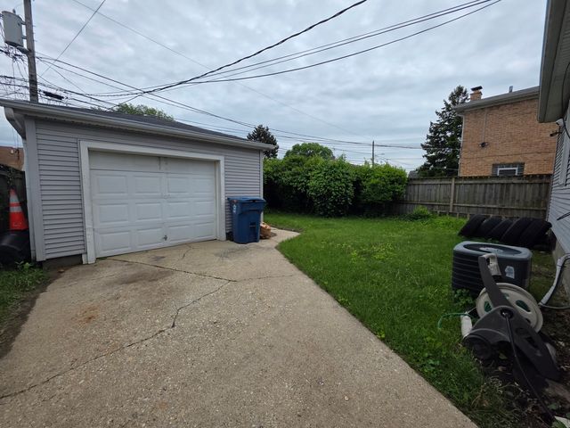 757 Newell Avenue, Calumet City, IL 60409
