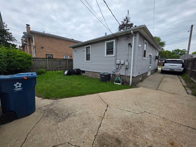 757 Newell Avenue, Calumet City, IL 60409