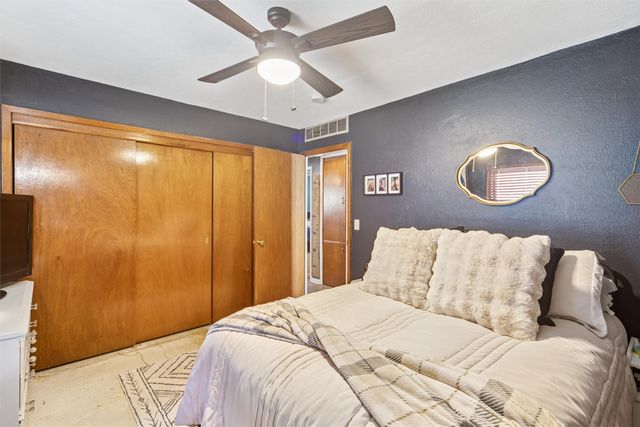 803 W Jefferson Street, Knoxville, IA 50138